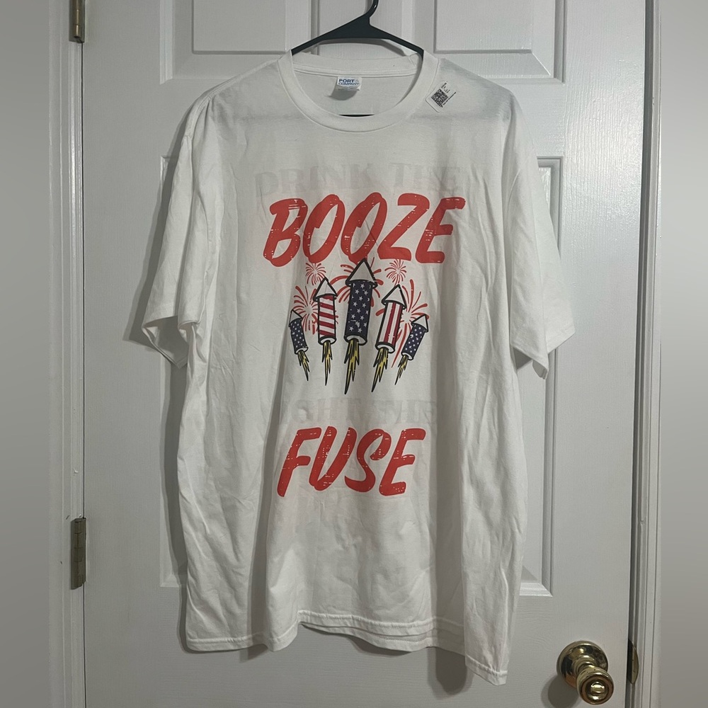 NWT Fourth of July Booze Fuse T-Shirt - XL